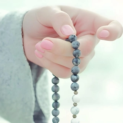 prieres rituels bouddhistes 470x470 1